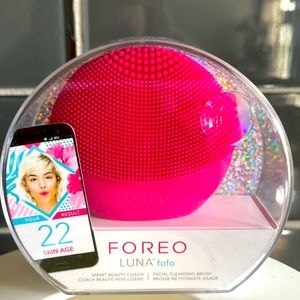 NEW FOREO LUNA FOFO SMART BEAUTY COACH FACIAL CLEANSING BRUSH FUSCIA